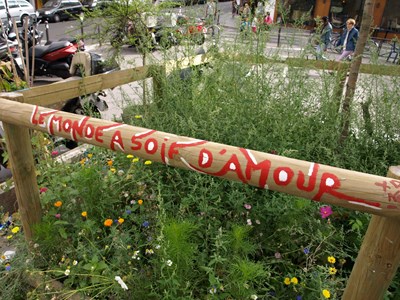 photo graffiti Paris 20eme arrondissement